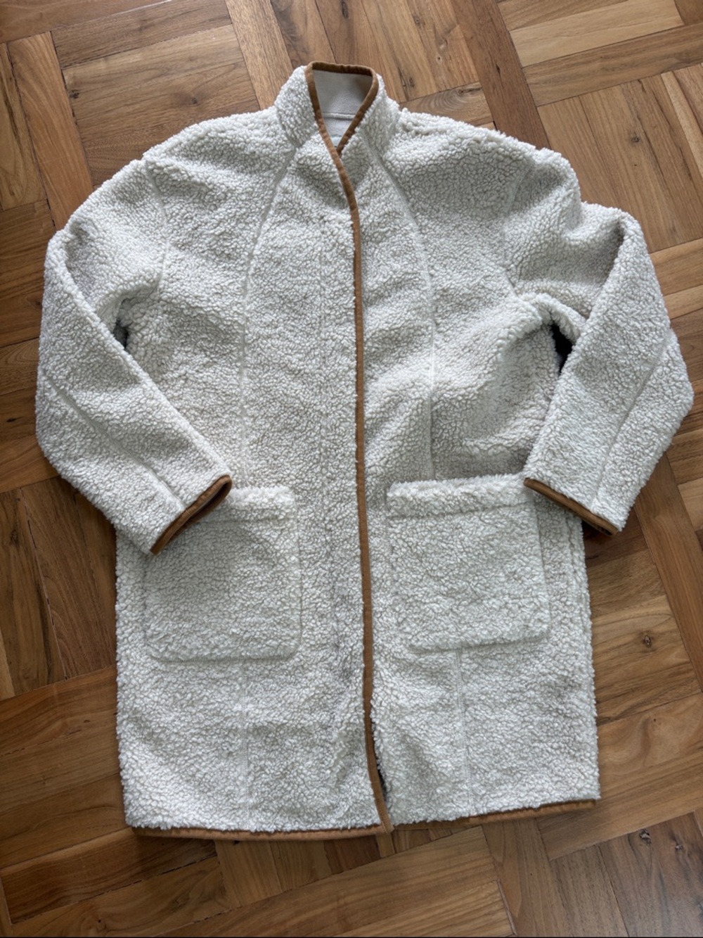 Orvis Sz S Women’s Cream Sherpa Coat with Tan Trim